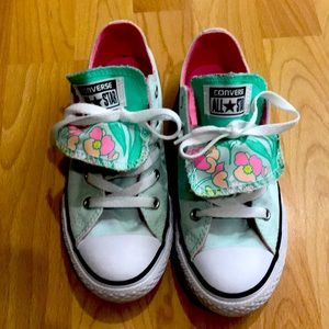 Girl Converse All Star Sneakers 👟